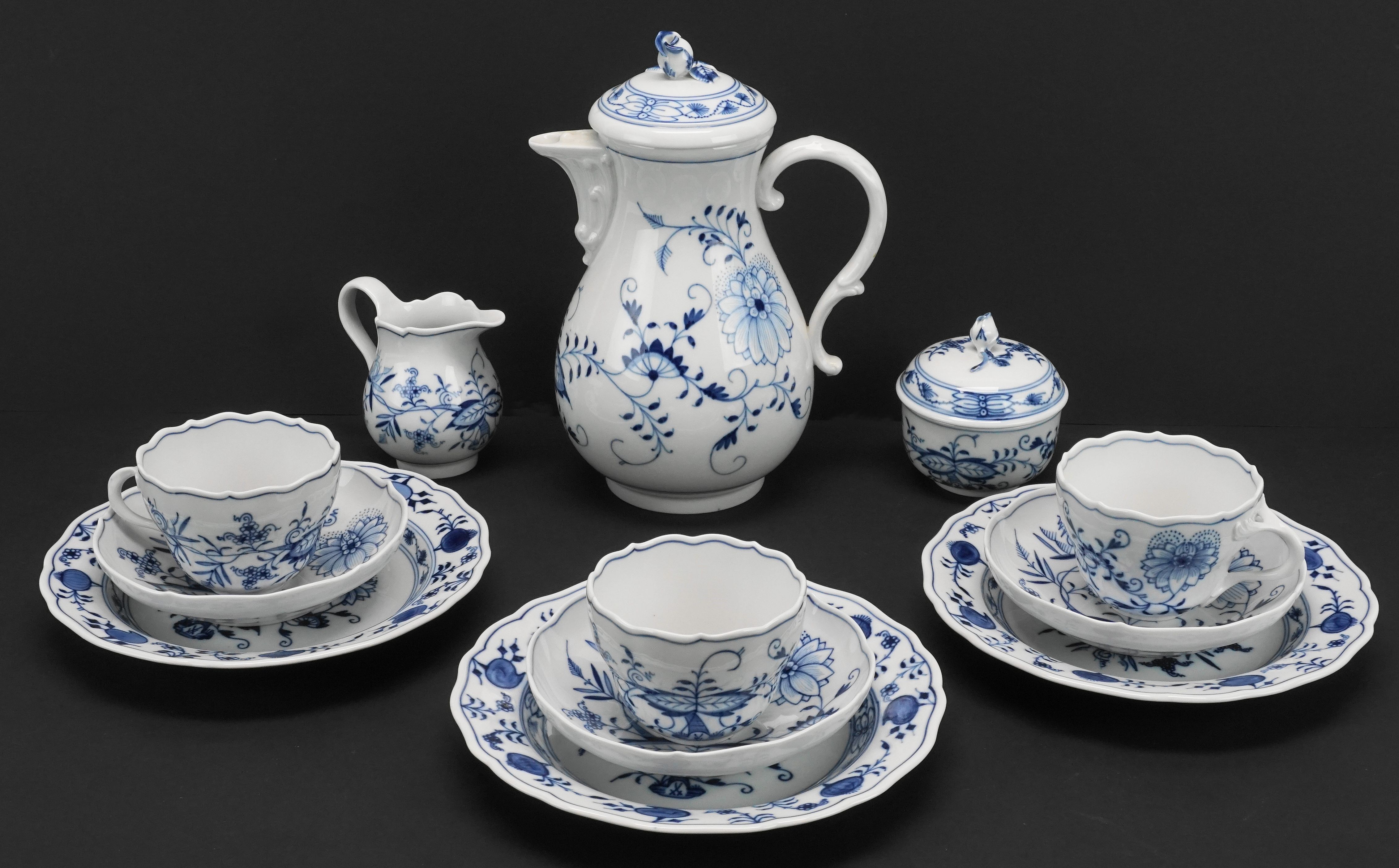 Meissen Kaffeeservice F R Drei Personen Mit Zwiebelmuster Auctions